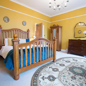 https://the-portland-guesthouse.tophotelsbath.com
